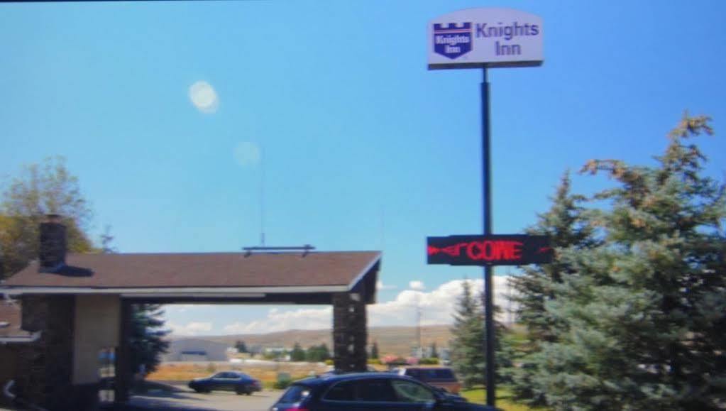 Knights Inn אבנסטון מראה חיצוני תמונה